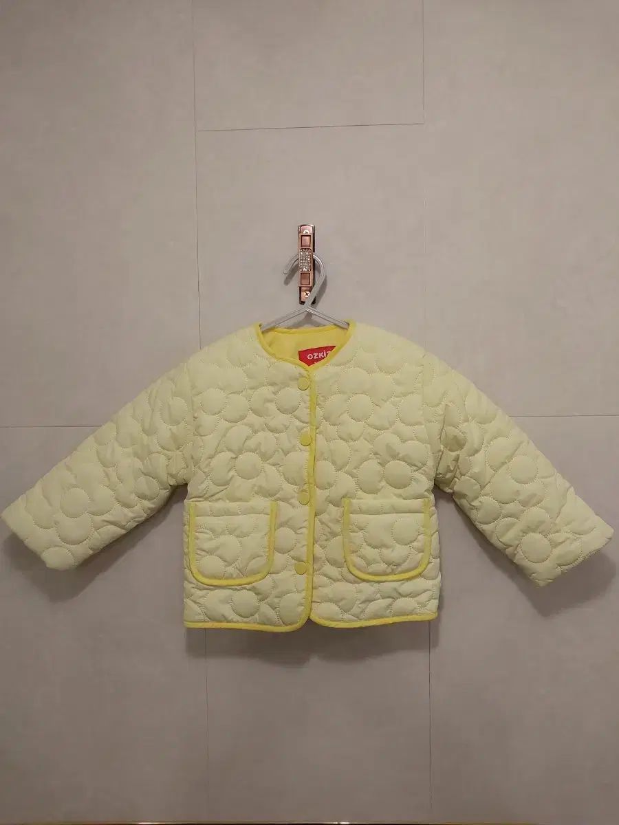 オズ・キッズ 正規品 女児 軽量ダウン 100 サイズ
