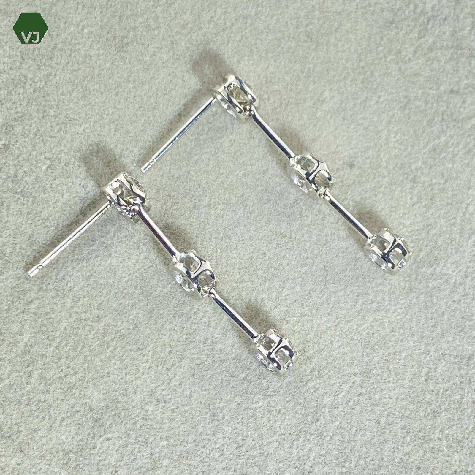 17-22】ダイヤモンド ピアス D0.62ct【中古】【K18WG】☆By vivid-J 