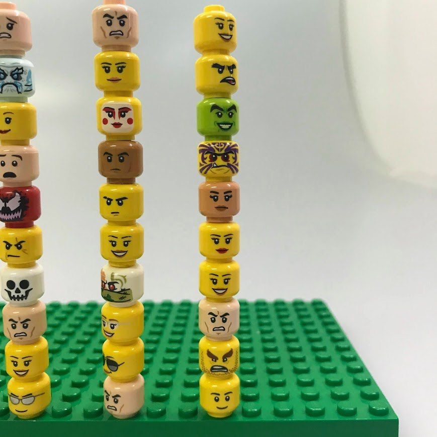 ☆被り物☆ レゴ ミニフィグ用小物 大量100個 帽子 ヘルメット 髪の毛 マント など LEGO シリーズ色々 レゴ⁄LEGO⁄ミニフィグ小物⁄500個以上⁄被り物⁄武器⁄道具⁄パーツ⁄⁄⁄大量