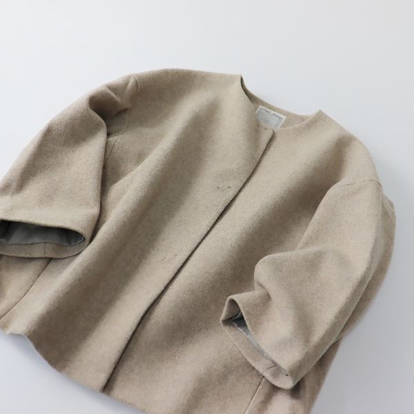 新古品　BEARDSLEY ショートジャケット　ベージュ　ビアズリー　ノーカラー BEARDSLEY - 新古品 BEARDSLEY ショートジャケット ベージュ