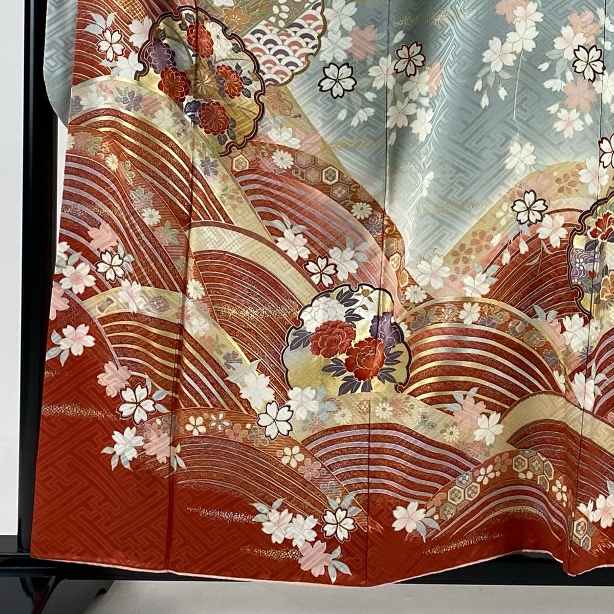 振袖 身丈159.5cm 裄丈63.5cm S 袷 雪輪 菊 刺繍 金銀彩 朱色 正絹 秀品