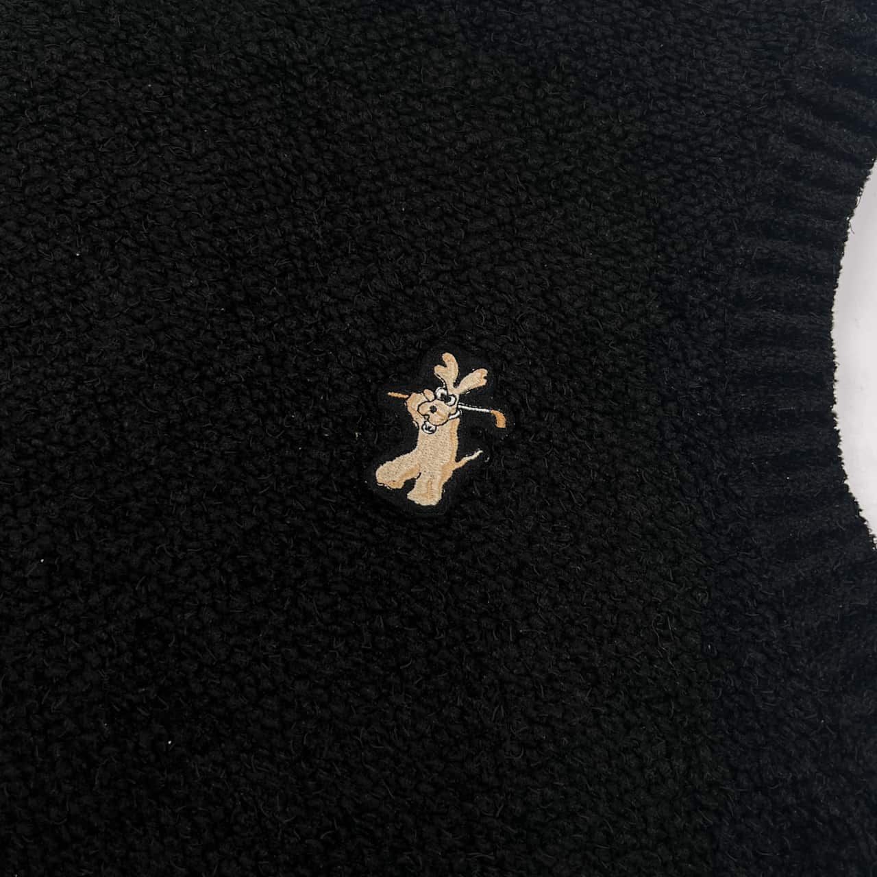 M.U SPORTS ミエコウエサコ キャラデザイン ニット ベスト F/ブラック