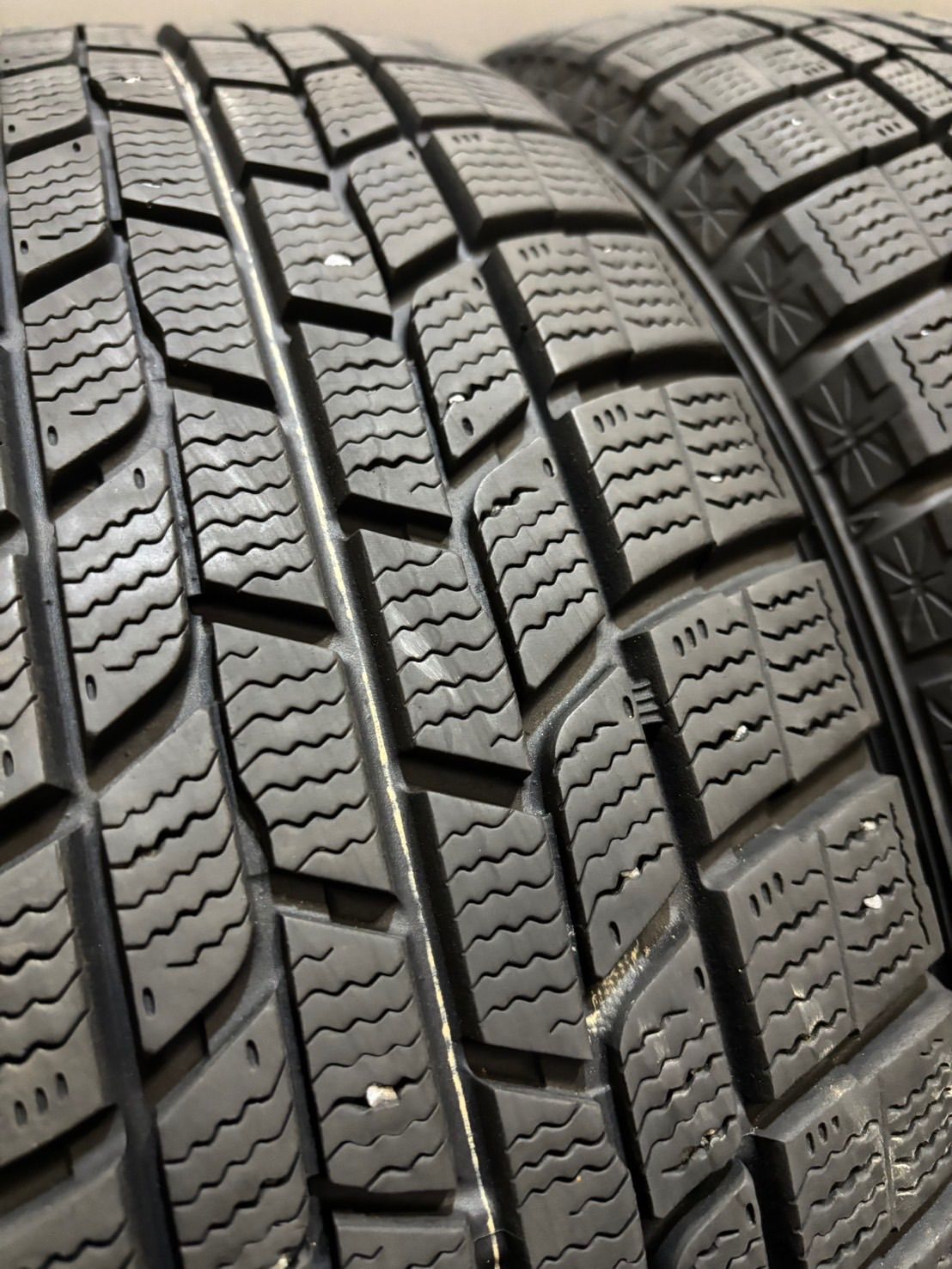 クオリティの高い 195|65R15 GOODYEAR|ICE NAVI6 20年製 スタッドレス 4本 ノア ヴォクシー プリウス 4-K357