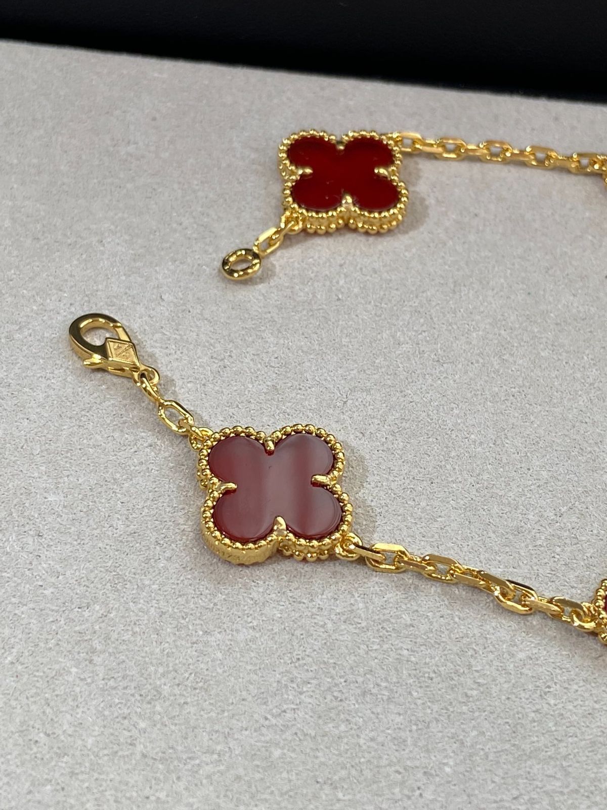Van Cleef - Arpels ヴァンクリーフ＆アーペル 四つ葉のクローバー カーネリアン ファイブフラワー ブレスレット｜ ｜ -WTO輸入1
