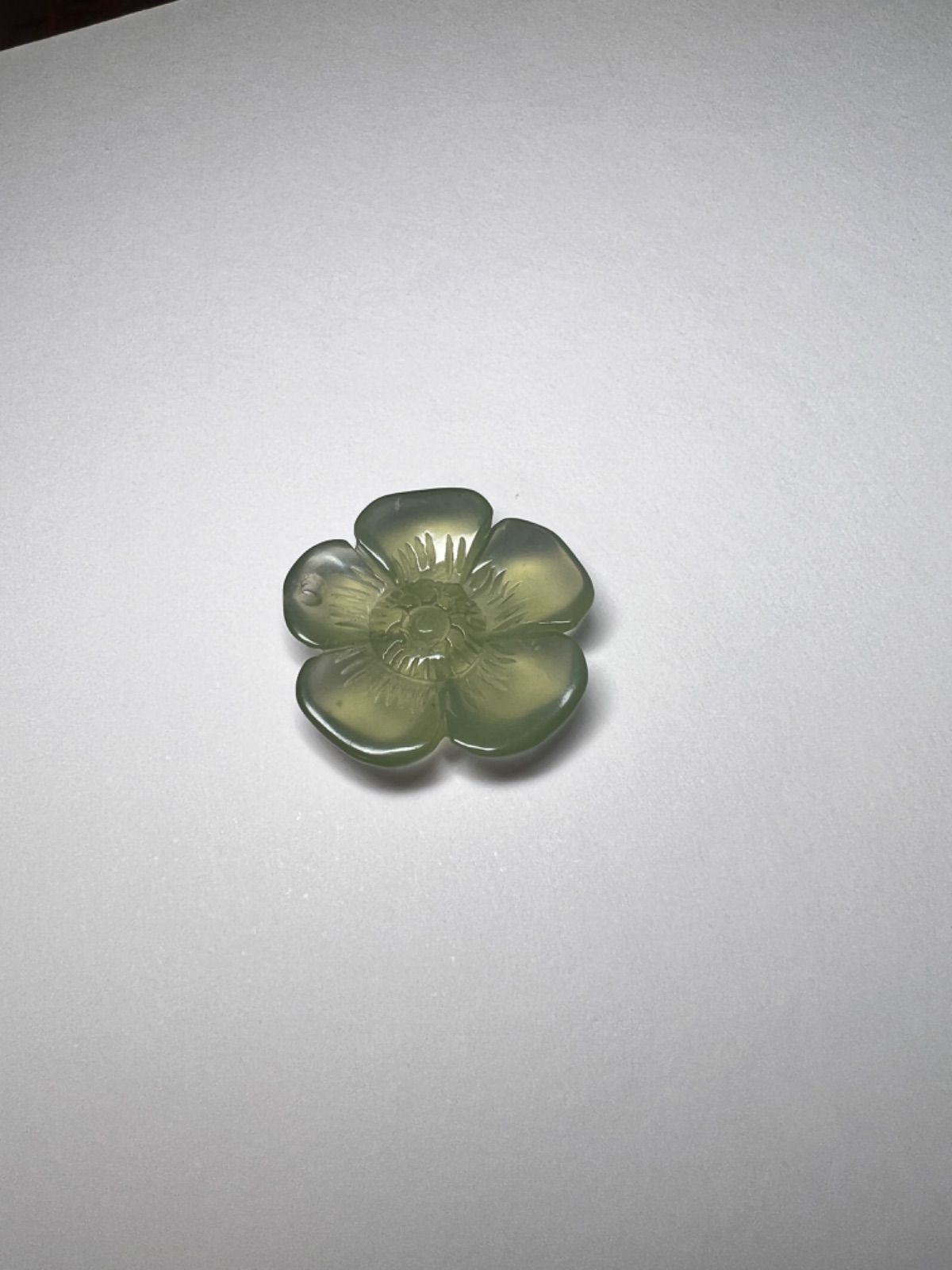 天然石 岫岩玉 岫玉石 しゅうがんぎょく 花 彫刻 - メルカリ