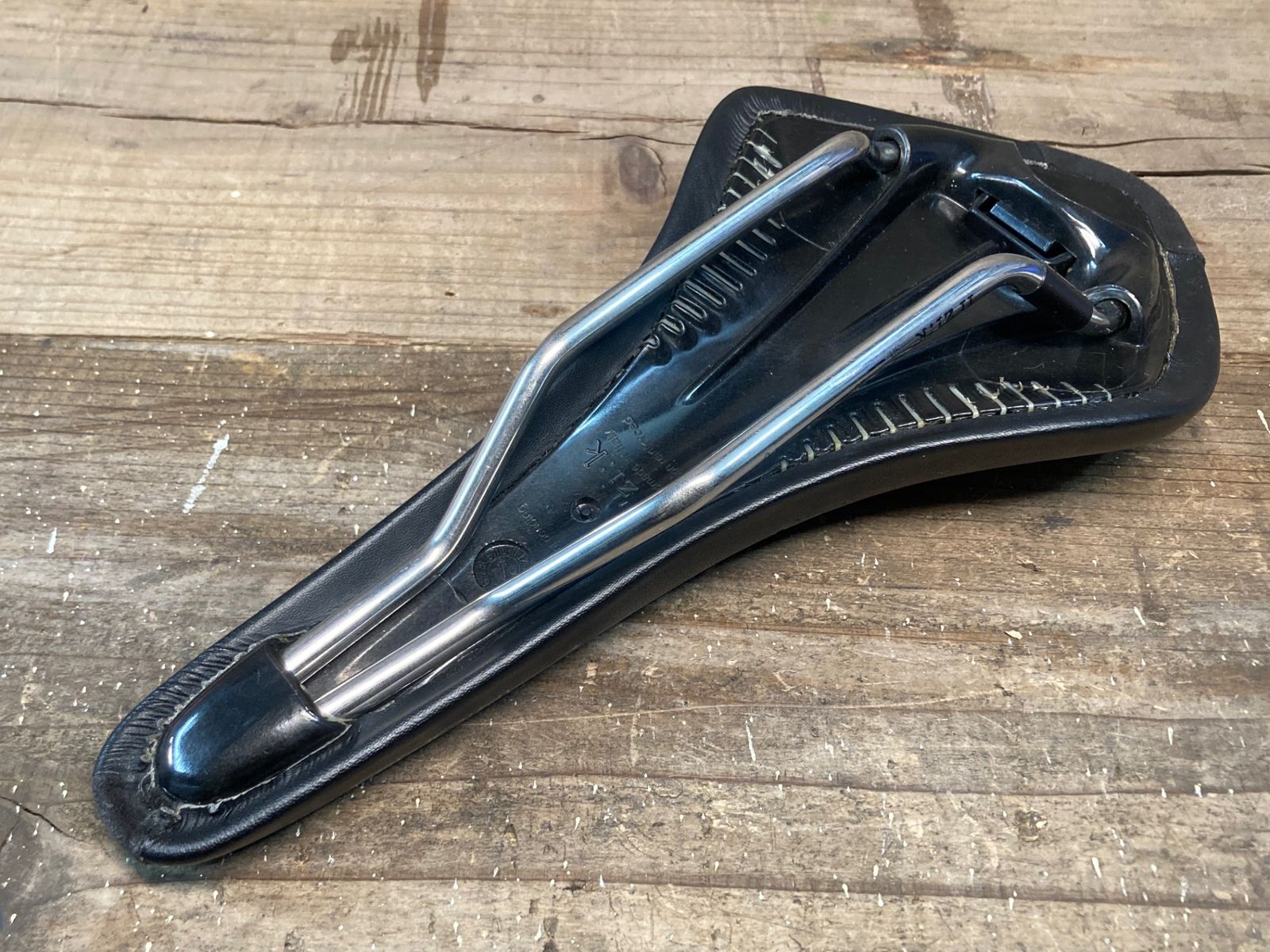 R3 ARIONE OPEN fizik サドル Fizik(フィジーク)の新型ARIONE(アリオネ 