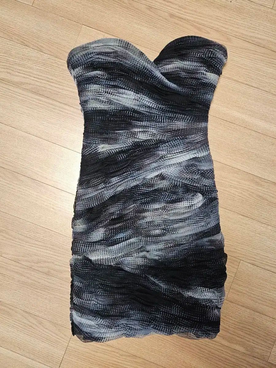 BCBG MAXAZRIA パーティー ミニ ワンピース