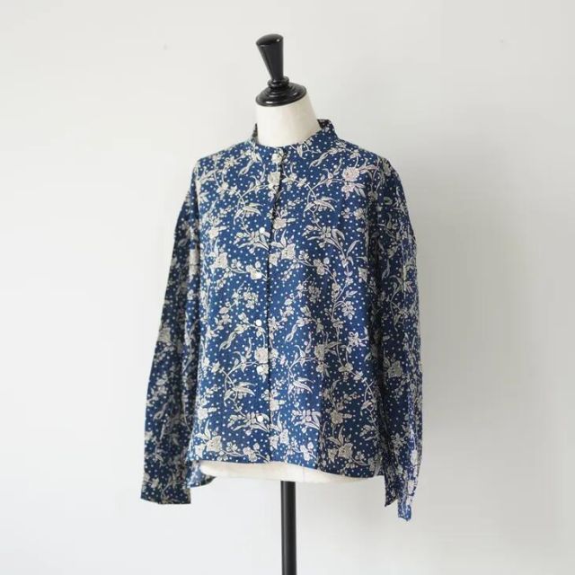 sosotto (ソソット) | LIBERTY イーストボーンローンスタンドスリットブラウス (navy/Marory柄) | リバティ 長袖 sosotto (ソソット) | LIBERTY イーストボーンローンスタンド