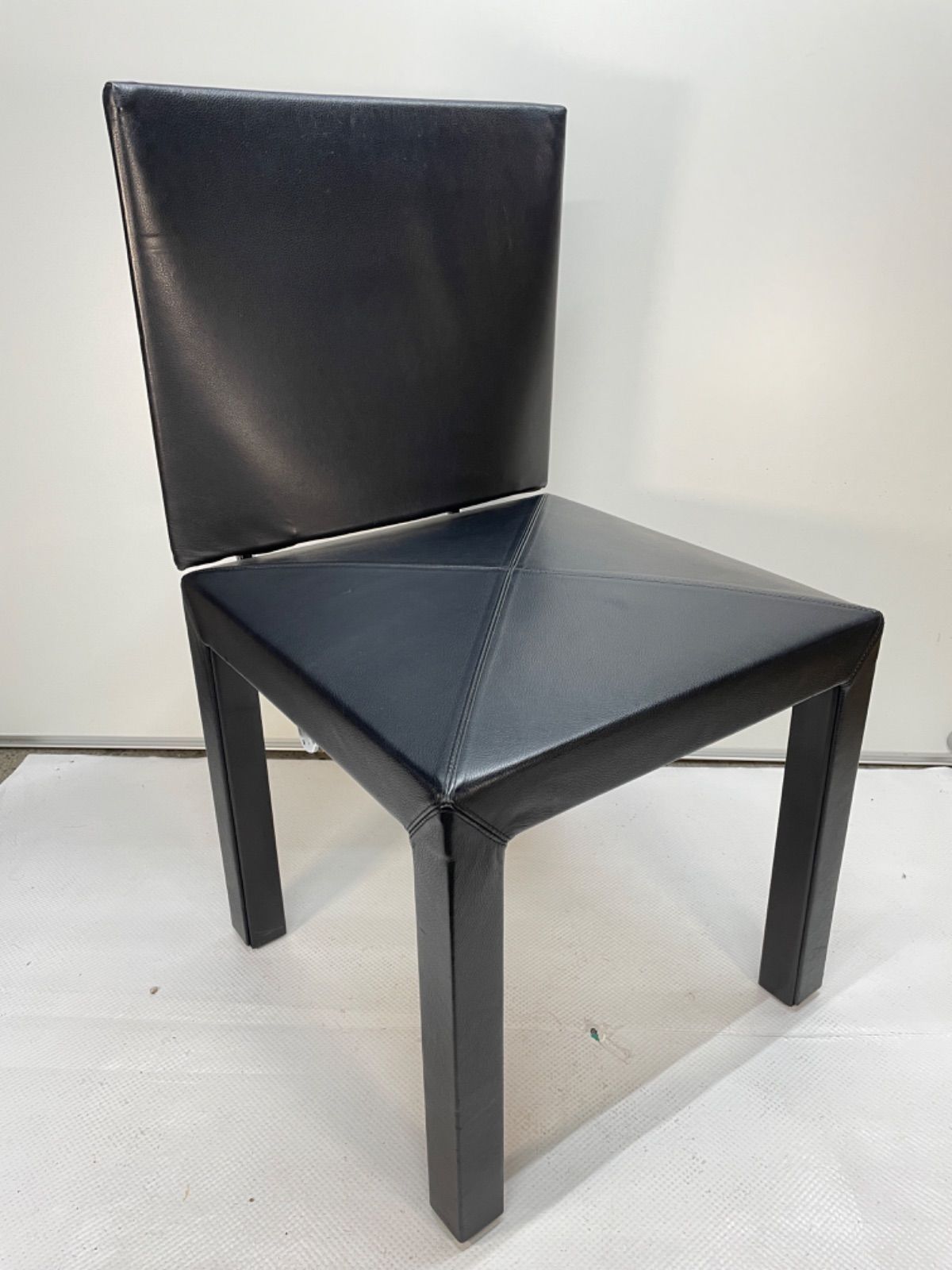B&B Italiaダイニングチェア 椅子 Arcadia Chair 本革製 ブラック B&B Italiaダイニングチェア 椅子 Arcadia Chair 本革製 ブラック