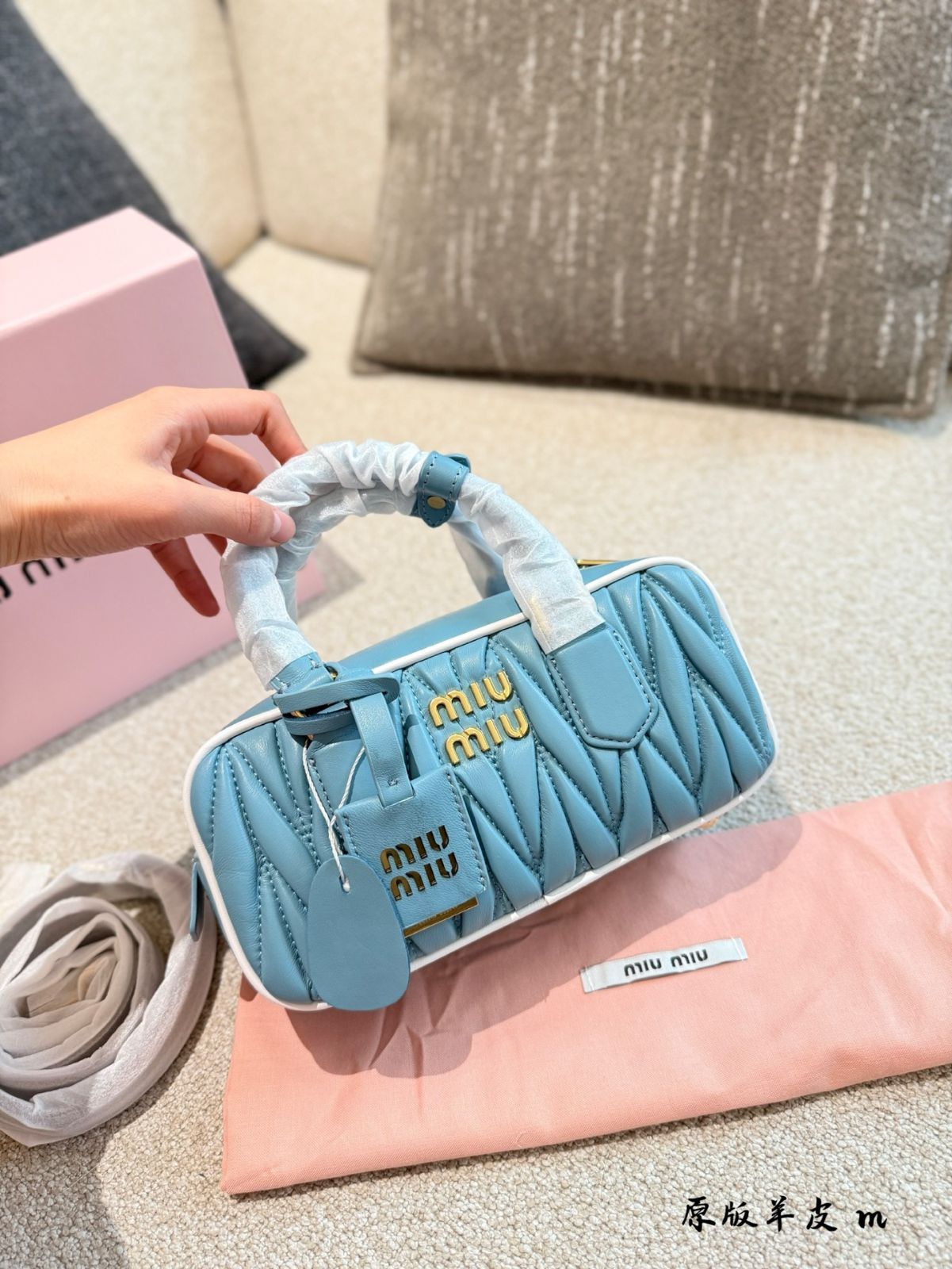 今日特価】MiuMiu ボウリングバッグ SS25 ショーモデル 22cm