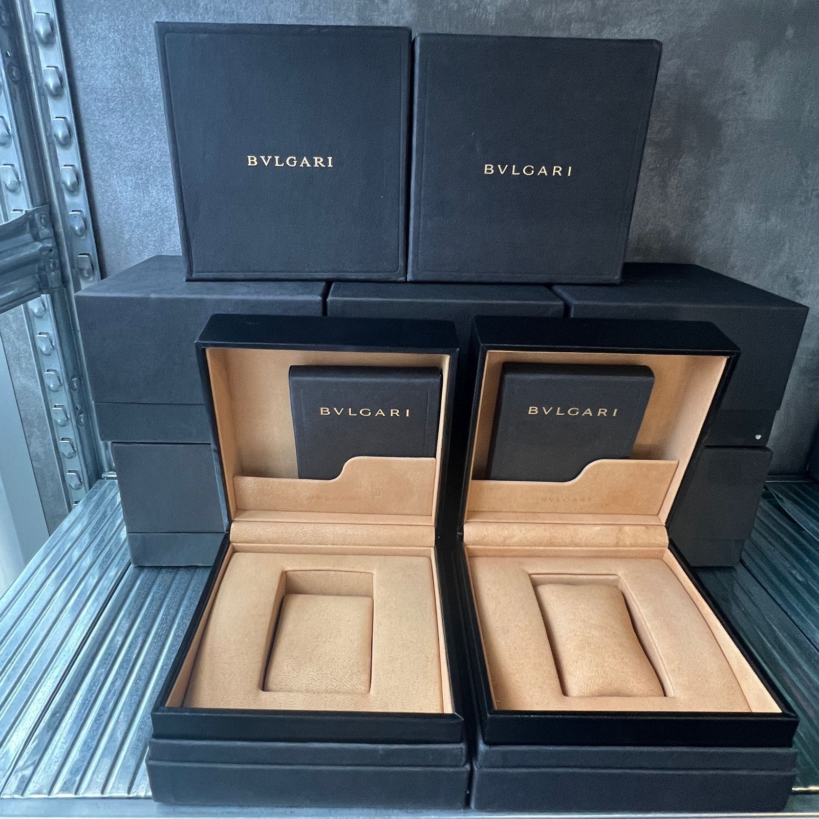 J*1様 ブルガリ　時計ケース　空箱　コマ付き J*1様 ブルガリ 時計ケース 空箱 コマ付き ブルガリ 時計ケース空箱
