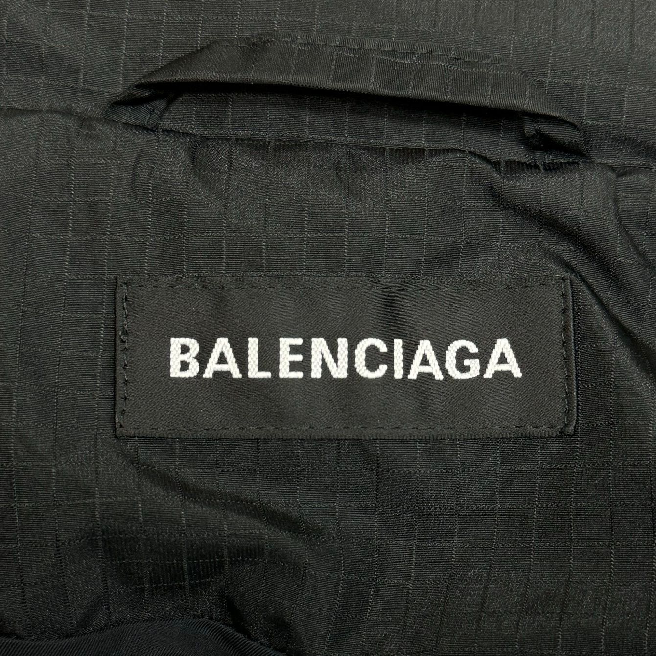 国内正規 BALENCIAGA Cシェイプ ダウンジャケット 556240 TYD33