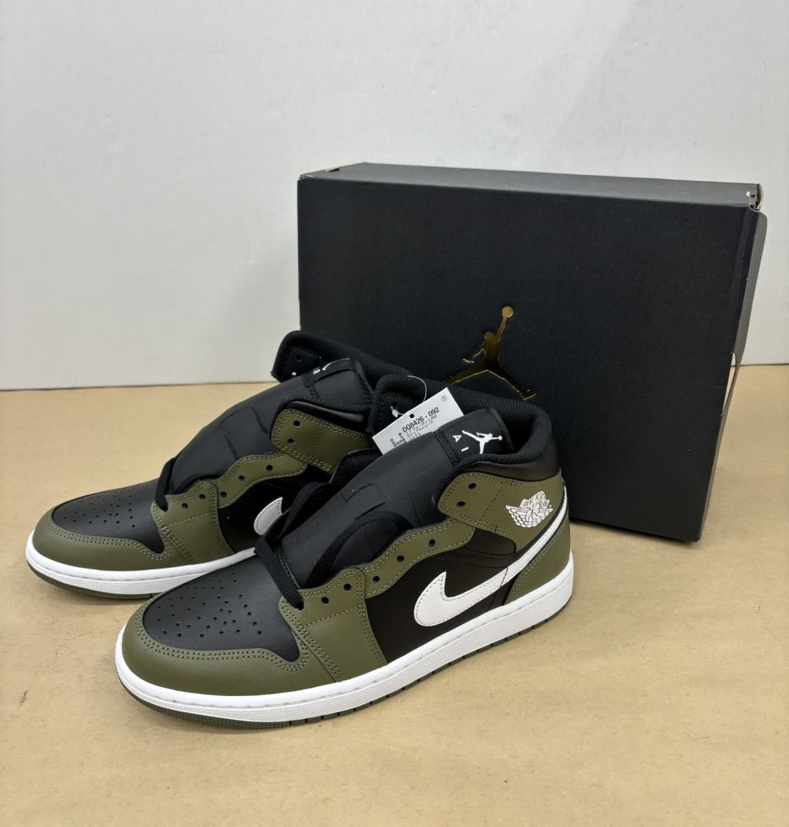 NIKE AIR JORDAN 1 MID 