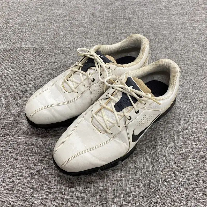 【雷市場（ポンジャン）商品韓国直送】 NIKE(ナイキ) スパイク ゴルフシューズ スニーカー 275 S05150