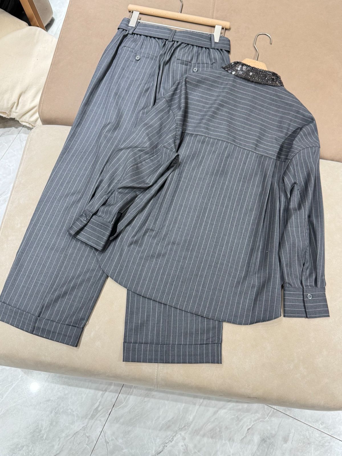 レーS~L 送料無料 ブルネロクチネリ レディース スパンコール襟 ストライプ シャツ パンツセット オーストラリアウール