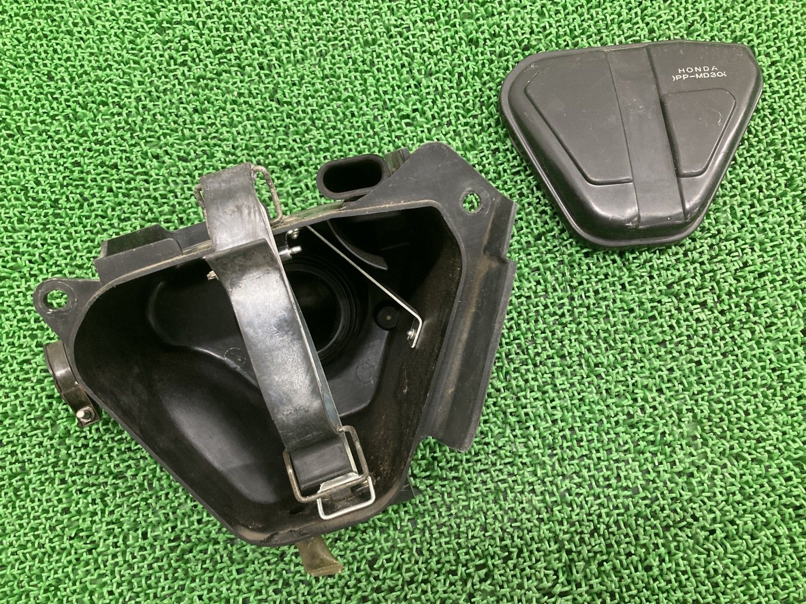 ange.222 様専用 SHARK コードレスクリーナーCS200JRD