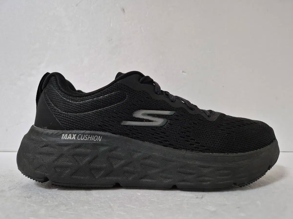 【雷市場（ポンジャン）商品韓国直送】SKECHERS(スケッチャーズ) スニーカー 250