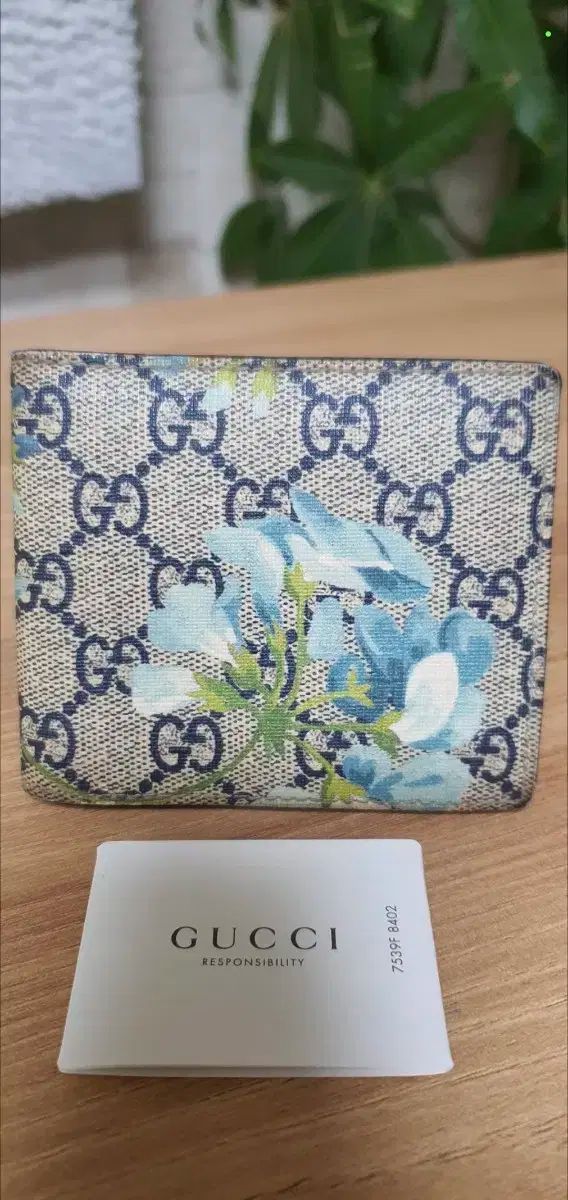 二つ折り財布|財布