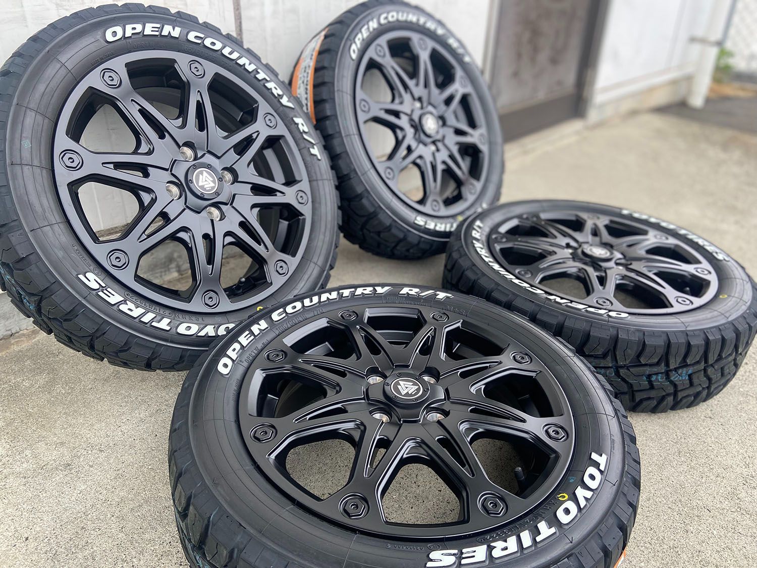 軽トラック ハイゼットジャンボ ノーマル車高 タイヤホイール 新品4本セット トーヨー オープンカントリー RT 165/60R15 15インチ  MUD-X - メルカリ