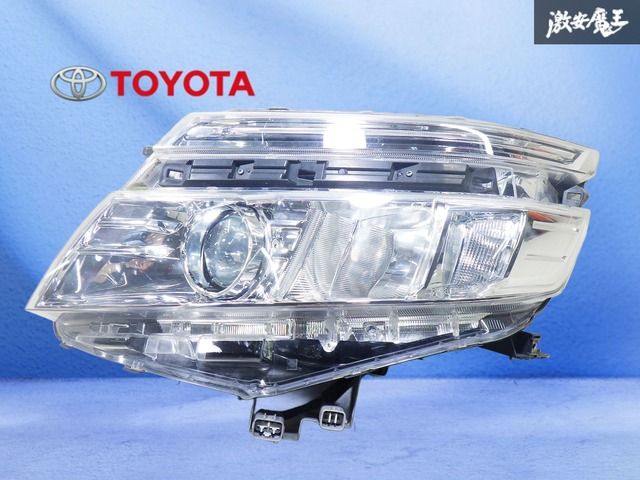 ストア出品】トヨタ純正 ZRR80W ヴォクシー 前期 LED ヘッド