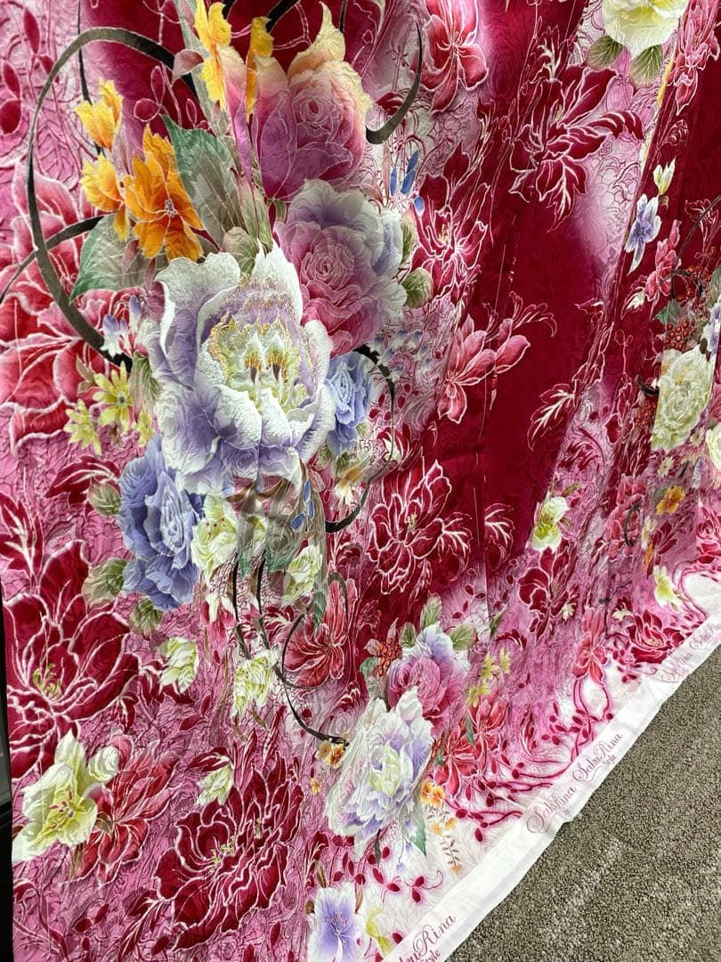 モデル振袖 桜井莉菜 仮絵羽 紋意匠 ラメ刺繍 薔薇 正絹 未仕立て品 八 