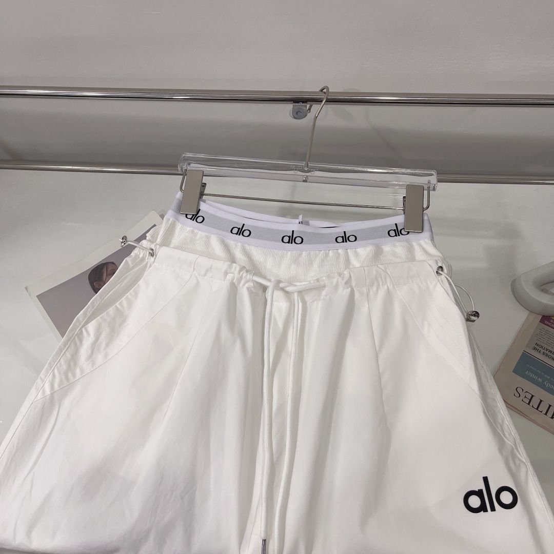 Alo Yoga アローヨガ カジュアルパンツ ストレートパンツ