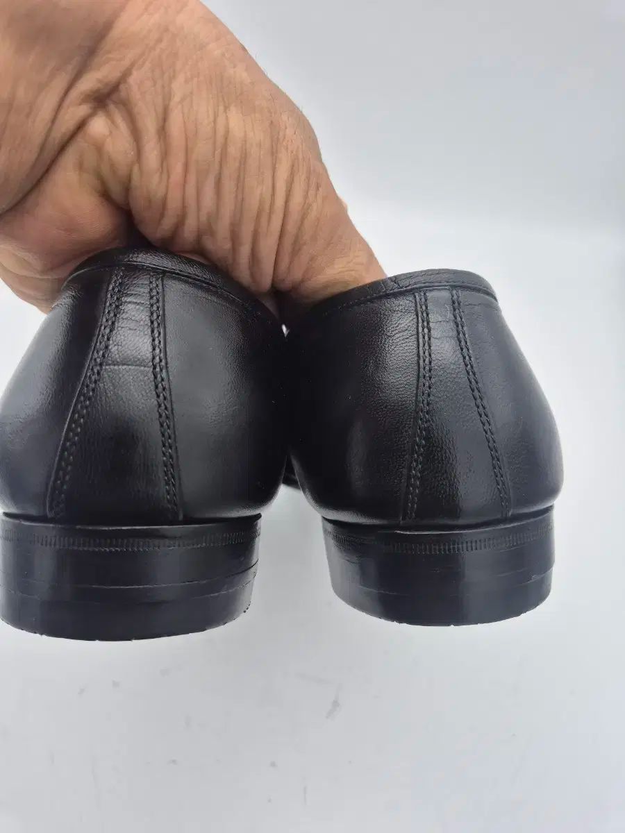 ガンチーニ ローファー