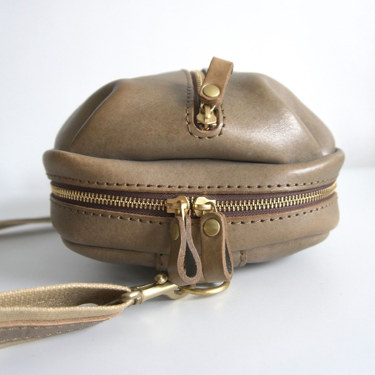 限定色/グレー】 HERZ ヘルツ 【立体ポケットボディバッグ(F-9