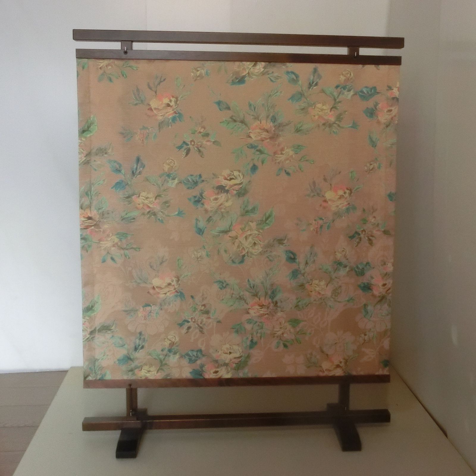 花柄 タペストリー ついたて ブラウンフレーム 花柄 タペストリー