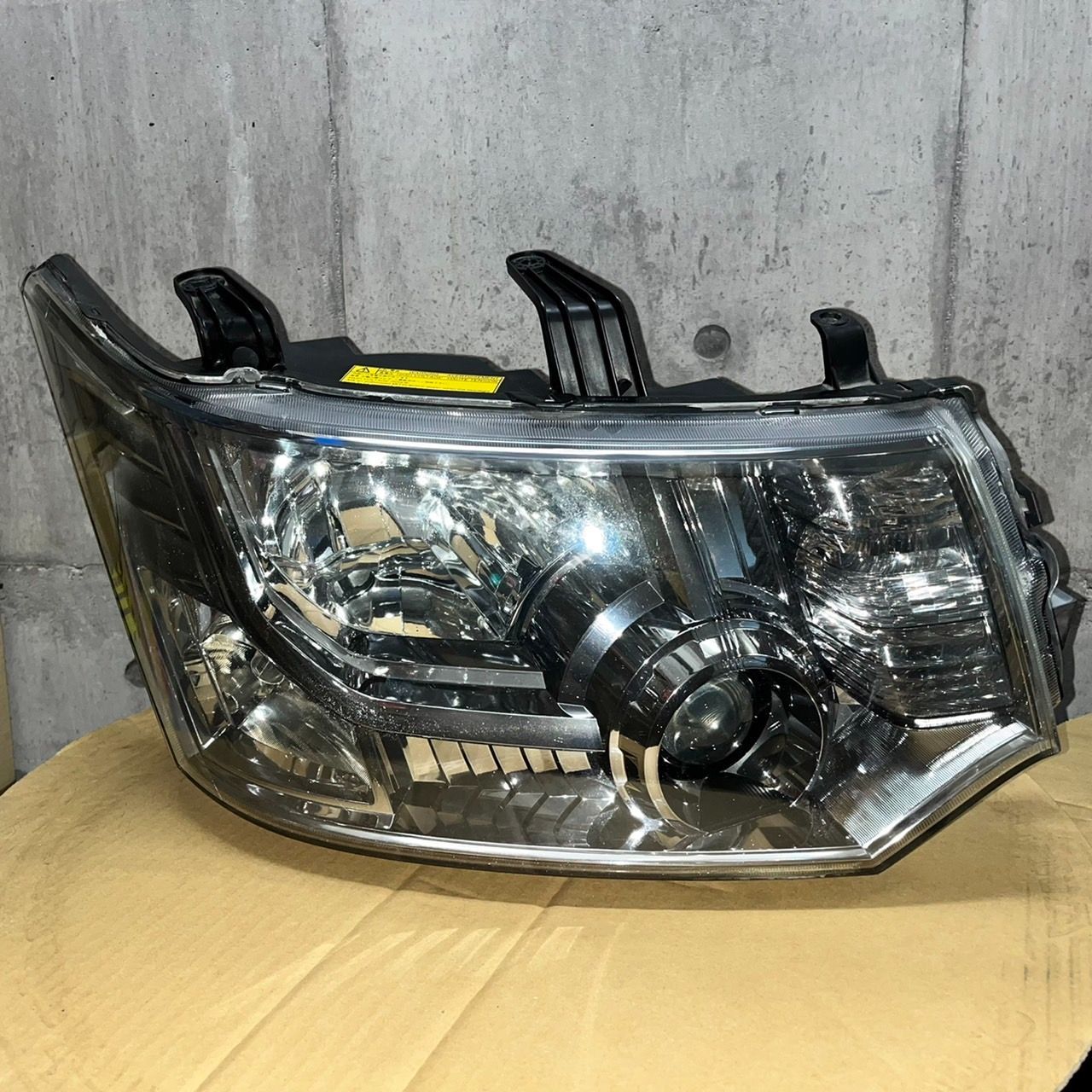 デリカD5 ヘッドライト左右