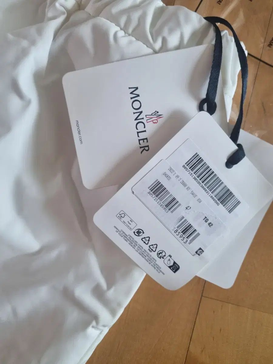 MONCLER モンクレール