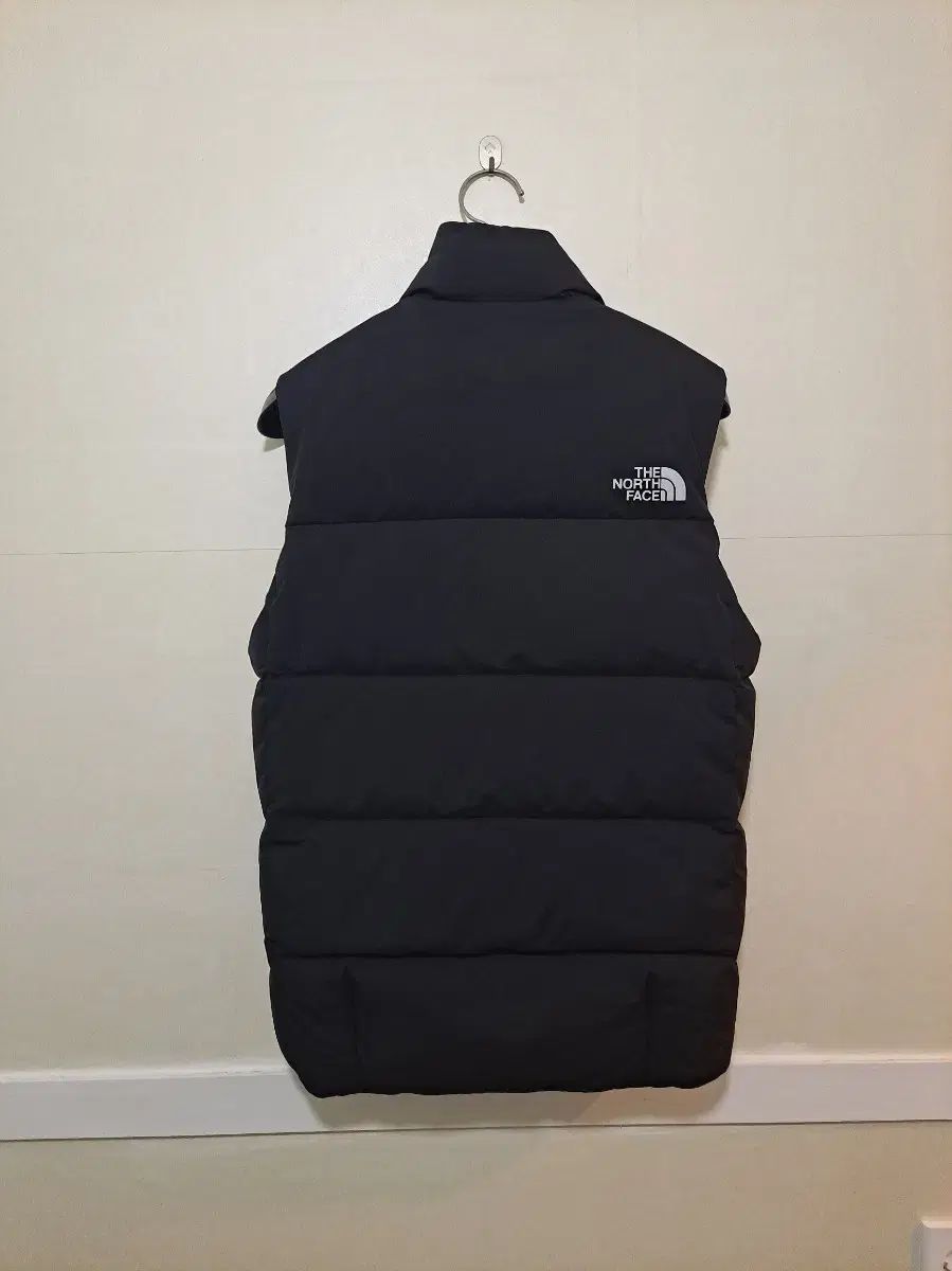 全国送料無料でお届け 。 THE NORTH FACE ブラック ダウン ベスト 90サイズ 状態最高