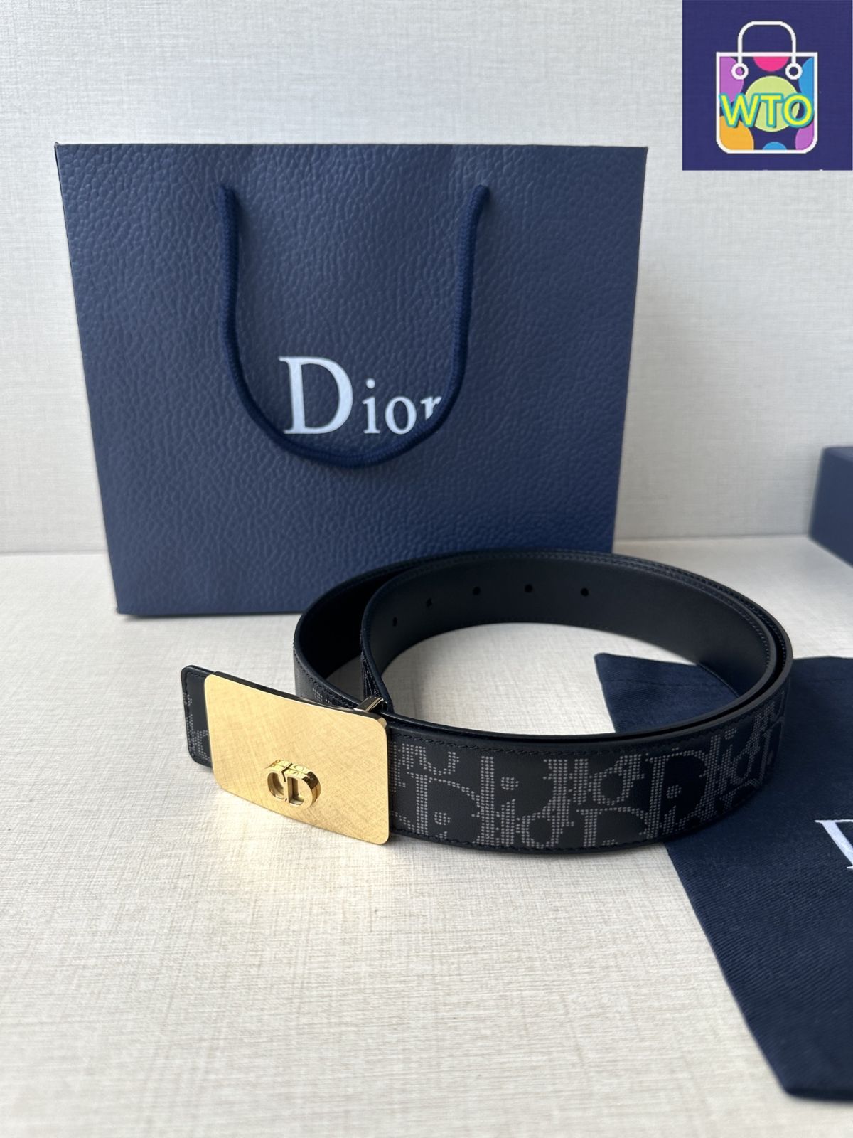 Dior メタルベルトバックル イタリア製　CDロゴ Dior メタルベルトバックル イタリア製 CDロゴ Dior メタル