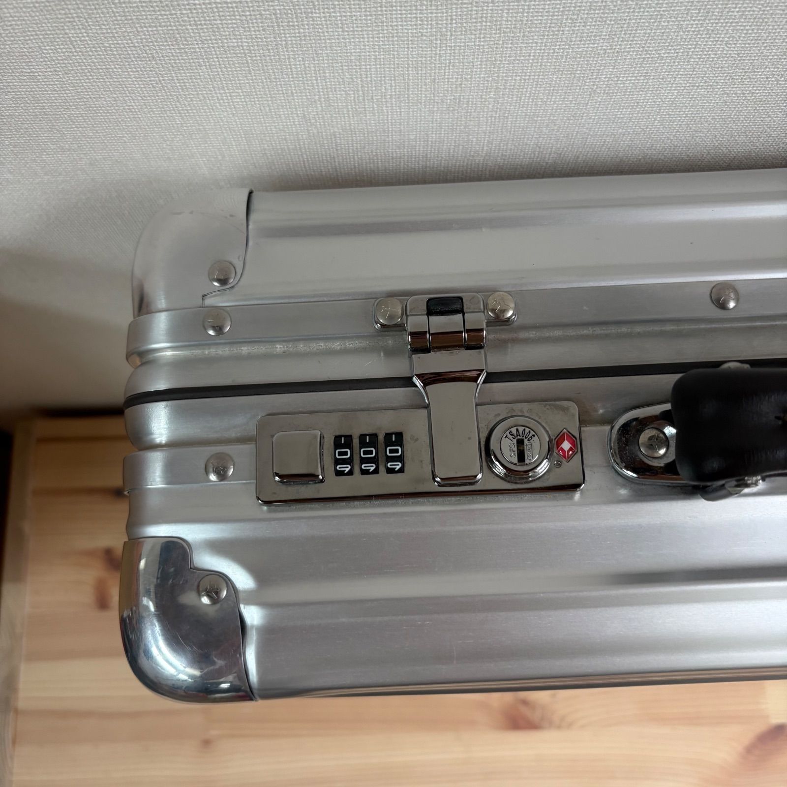 アタッシュケース