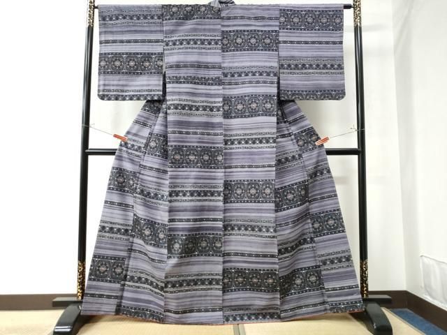 平和屋着物●上質な紬　横段吉祥文　正絹　逸品　未使用　CAAW8521yc 平和屋着物○上質な紬 横段吉祥文 正絹 逸品 未使用 CAAW8521yc