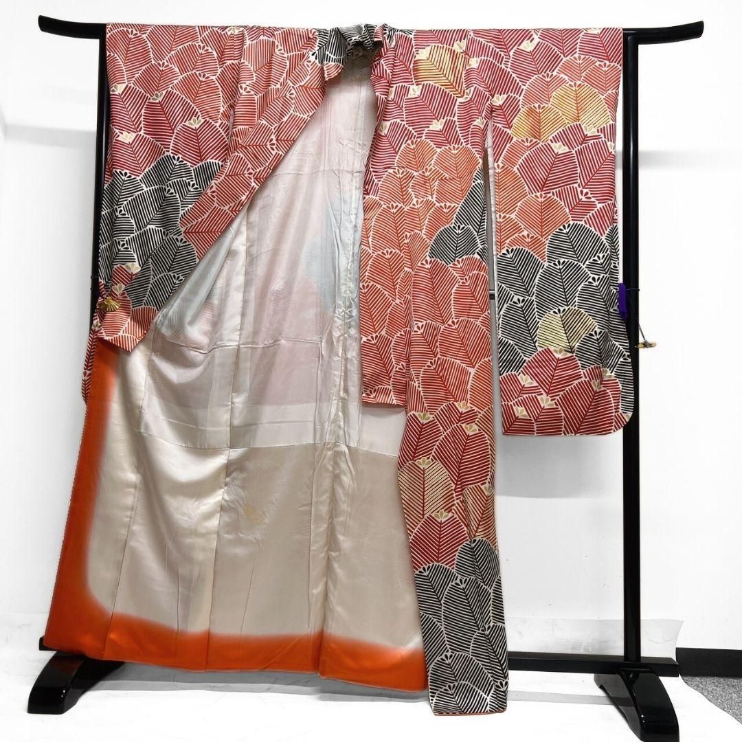 振袖　金彩　金駒刺繍　蝶　花模様　伝統和模様　成人式　着物　064a p 振袖 鈴乃屋 金駒刺繍 金彩 松竹梅 伝統和模様 成人式 着物 064a