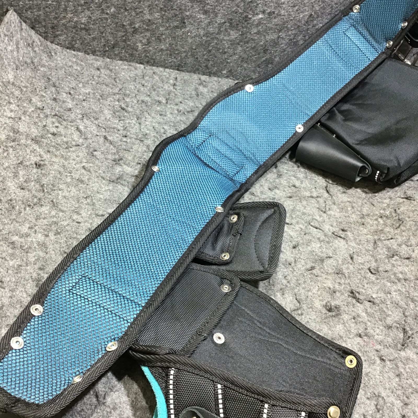 美品】 マキタ ベルト付き腰袋 工具差し 4点セット 【桶川店】 - メルカリ
