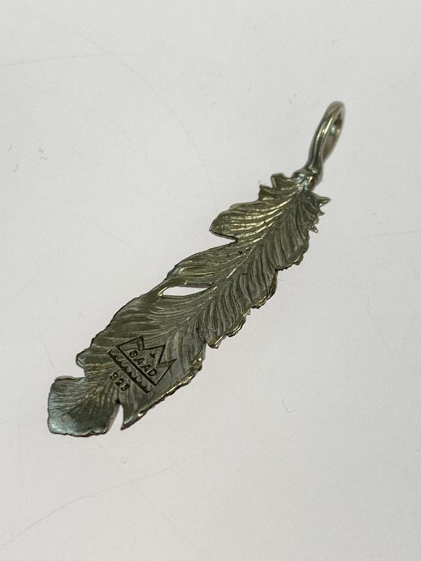 SAAD] サード フェザー(左向き) シルバー925 ペンダントトップ P-323