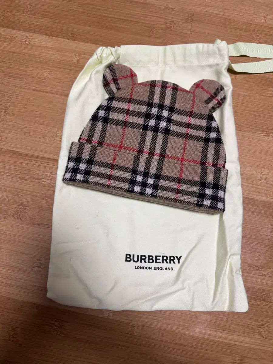 赤ちゃん BURBERRY バーバリー 帽子