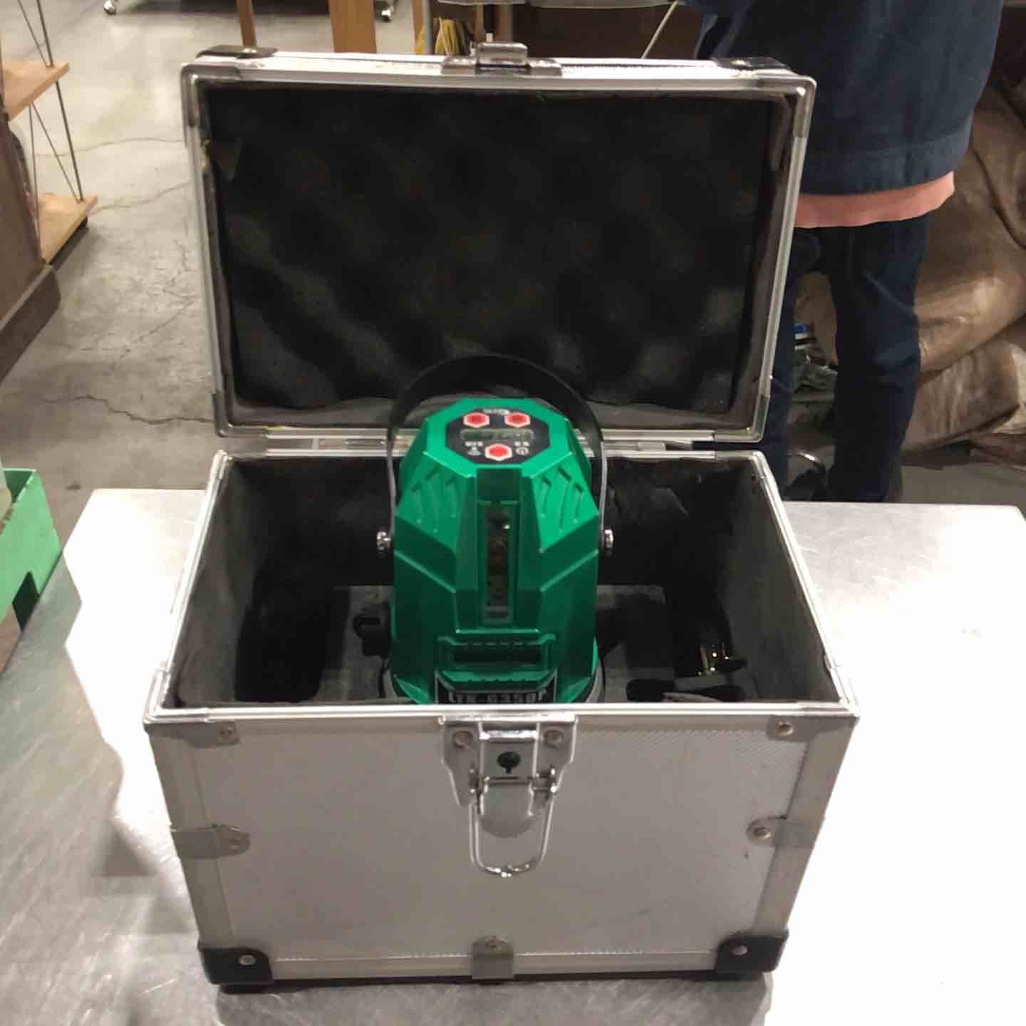 現状品 テクノ販売 グリーンレーザー墨出し器 LTK-G350P 縦 横120°水平ライン 地墨 鉛直十字 保証なし 川口店