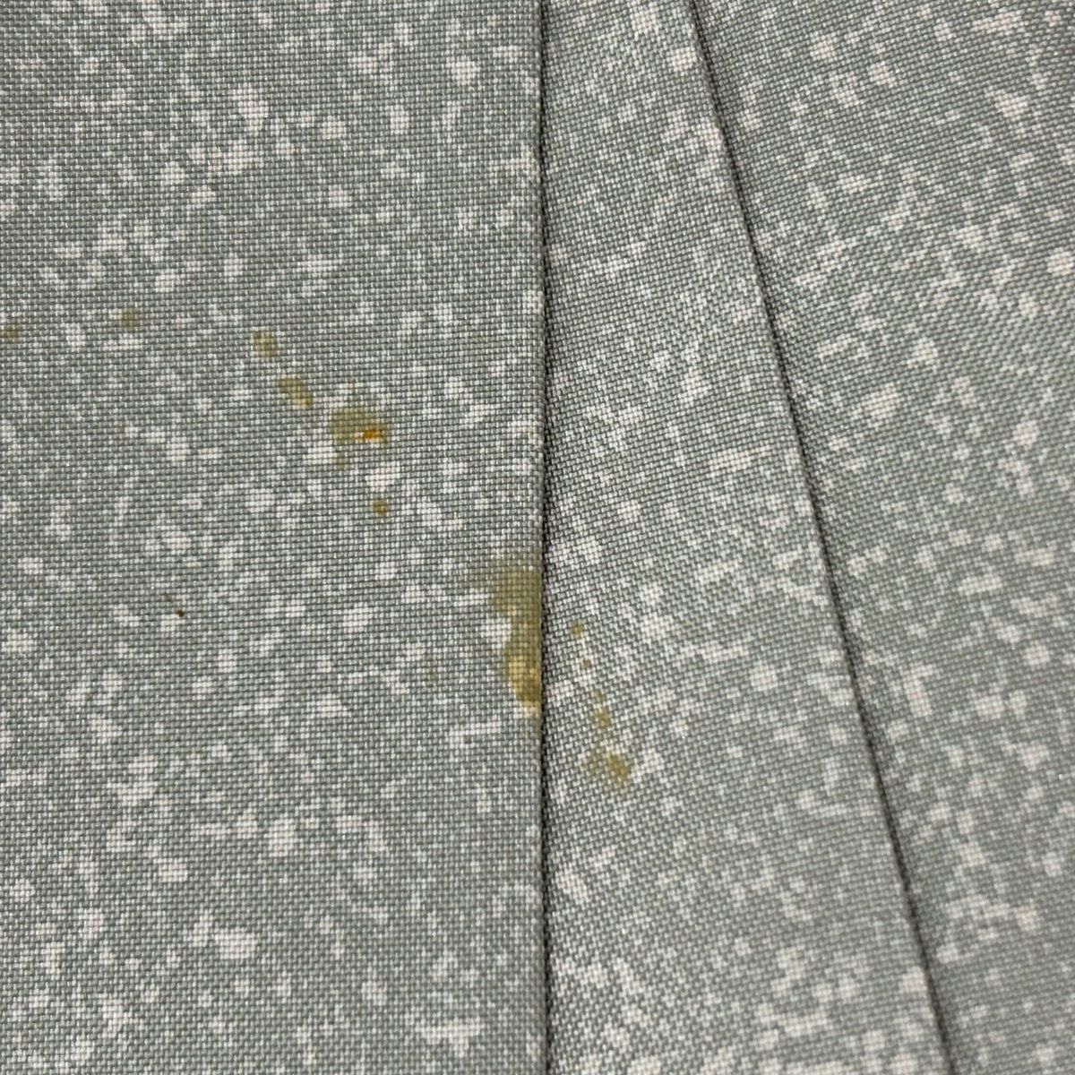 ★ 付下げ 身丈168cm 裄丈68cm L 袷 大島紬地 落款 証紙 蕪 葉柄 ぼかし 灰緑 正絹 名品 一つ紋