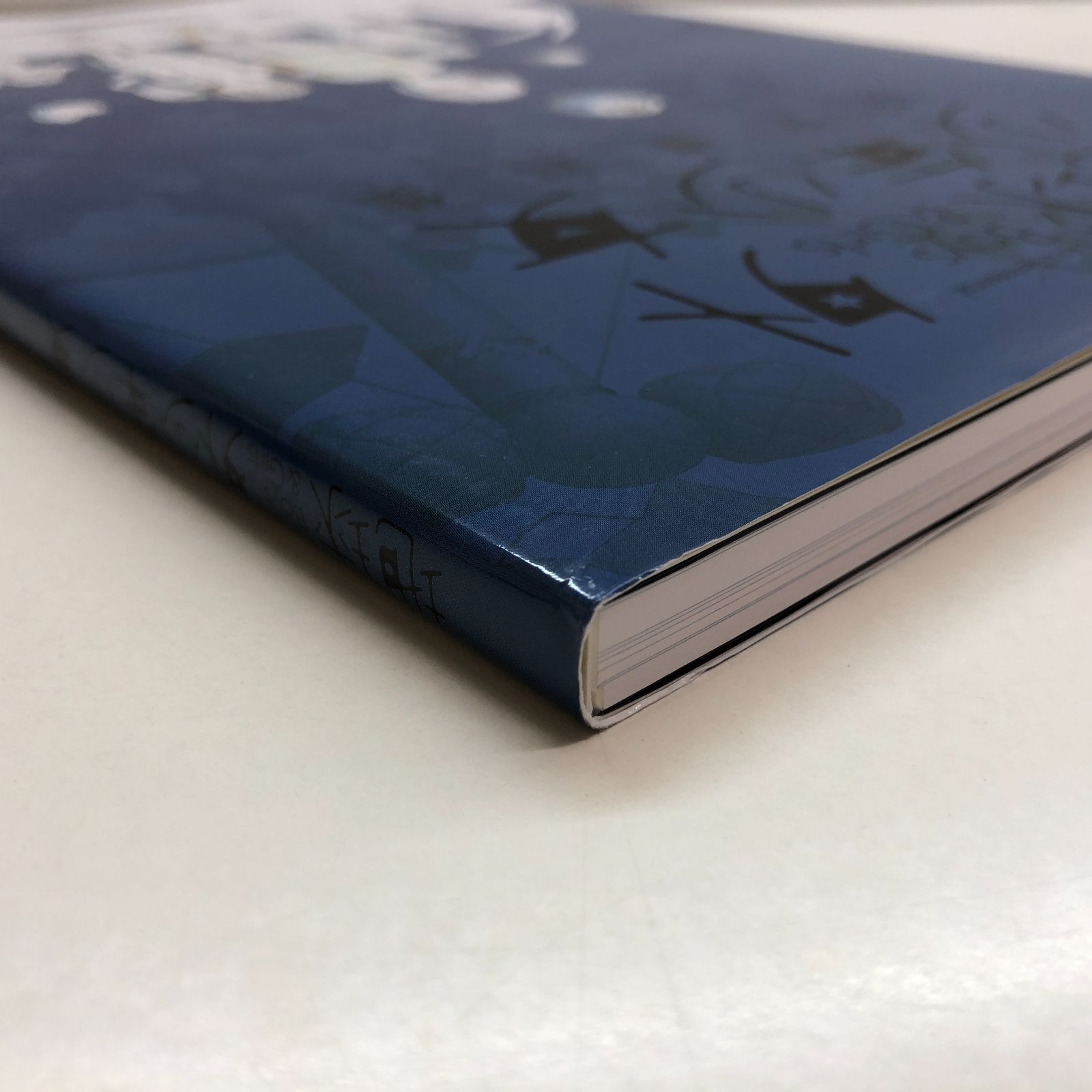 『地球外少年少女』ビジュアルアーカイブ、設定資料集2冊セット 直筆サイン入り 地球外少年少女_公式／11.11(土)よりNHK総合にて放送開始 on X