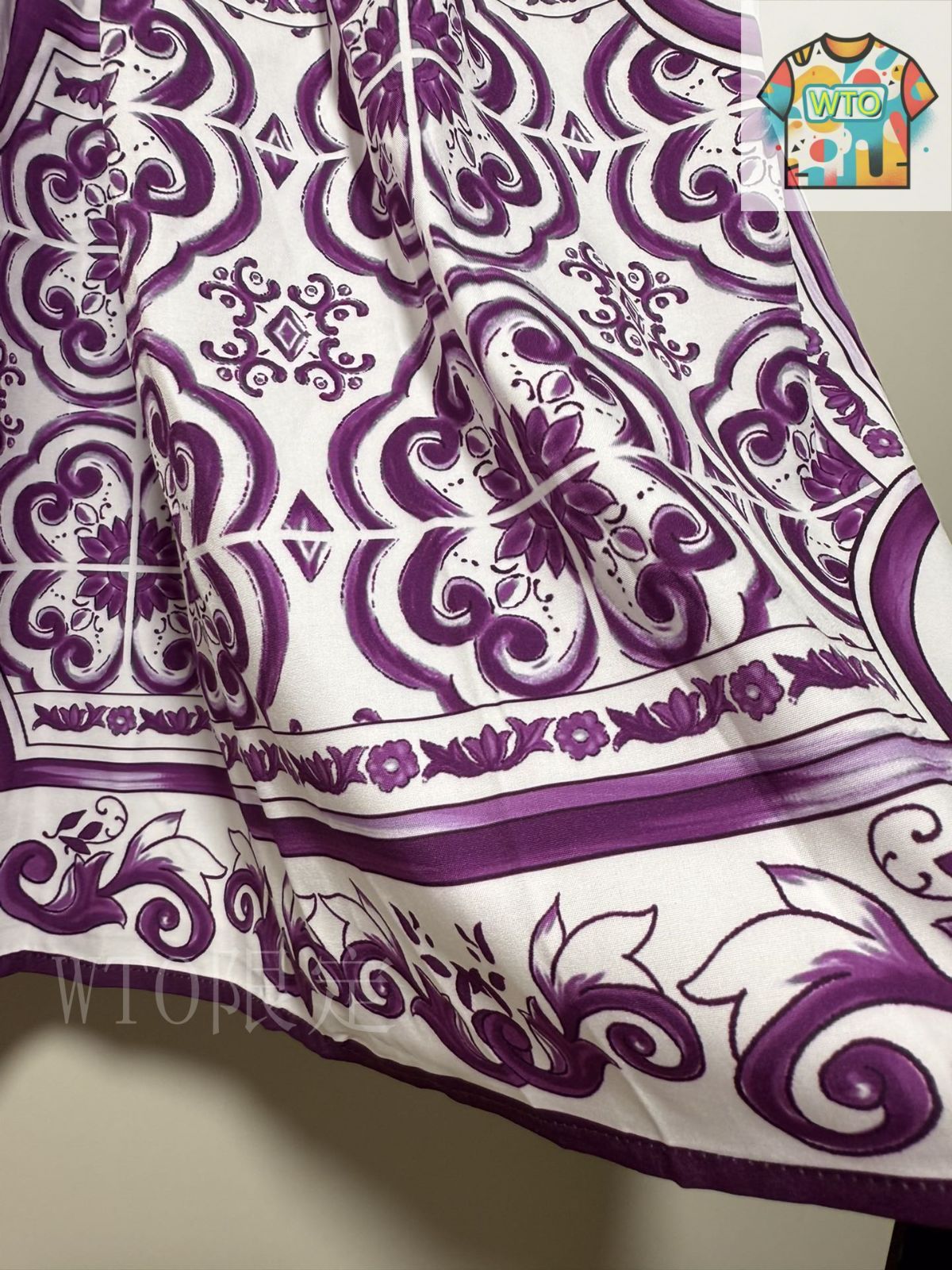 お値下げ　新品タグ付き　ドルチェ&ガッバーナ メタルプレート 今日WTO】Dolce&Gabbana Purple Majolica Off-Shoulder Two