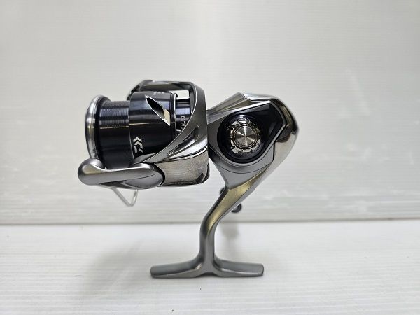 中古未使用品】 ダイワ Daiwa スピニングリール 25 カルディア LT2500S