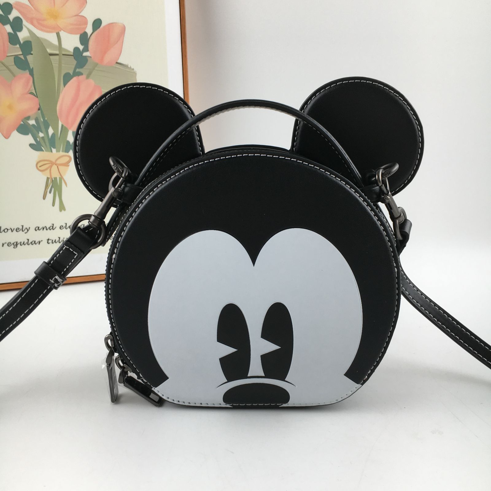 新品未使用 ディズニー×コーチ Disney×Coach イヤーバッグ ミッキー - メルカリ