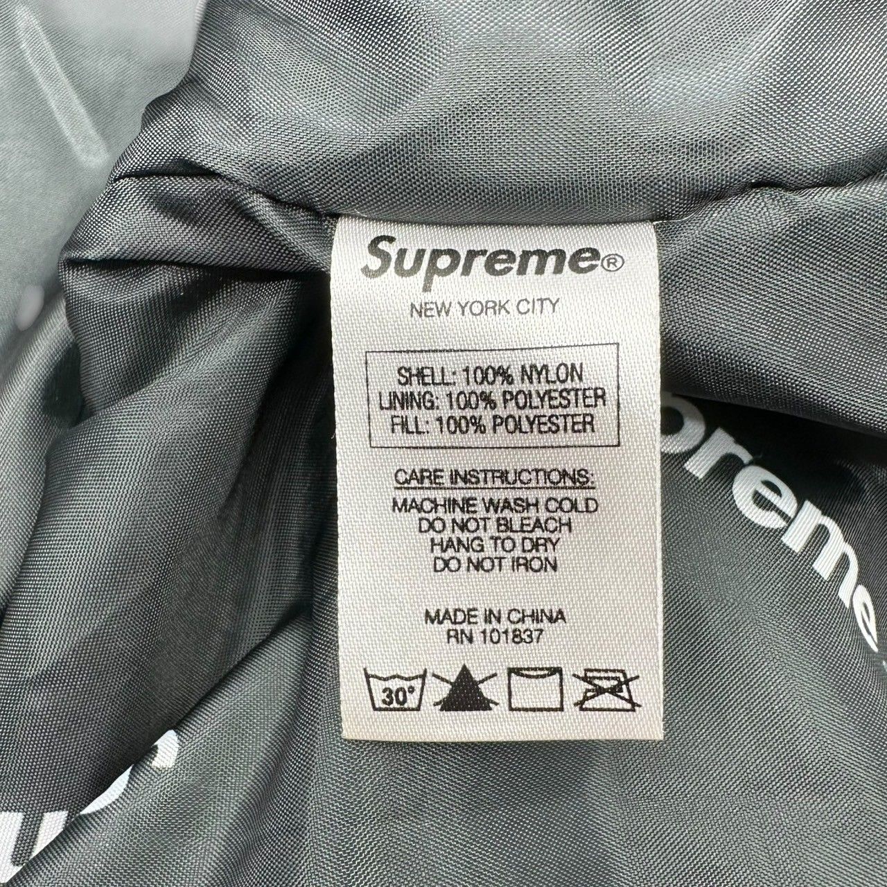 SUPREME(シュプリーム) 17AW Hooded Logo Half Zip Pullover 