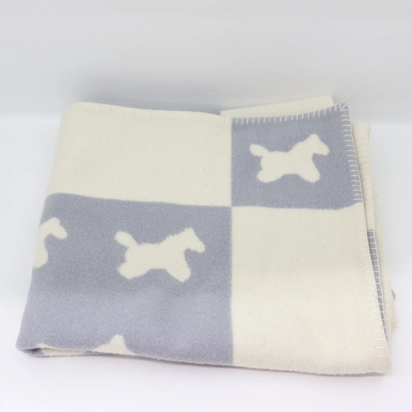 2026年最新】エルメス ベビー ブランケットの人気アイテム - メルカリ