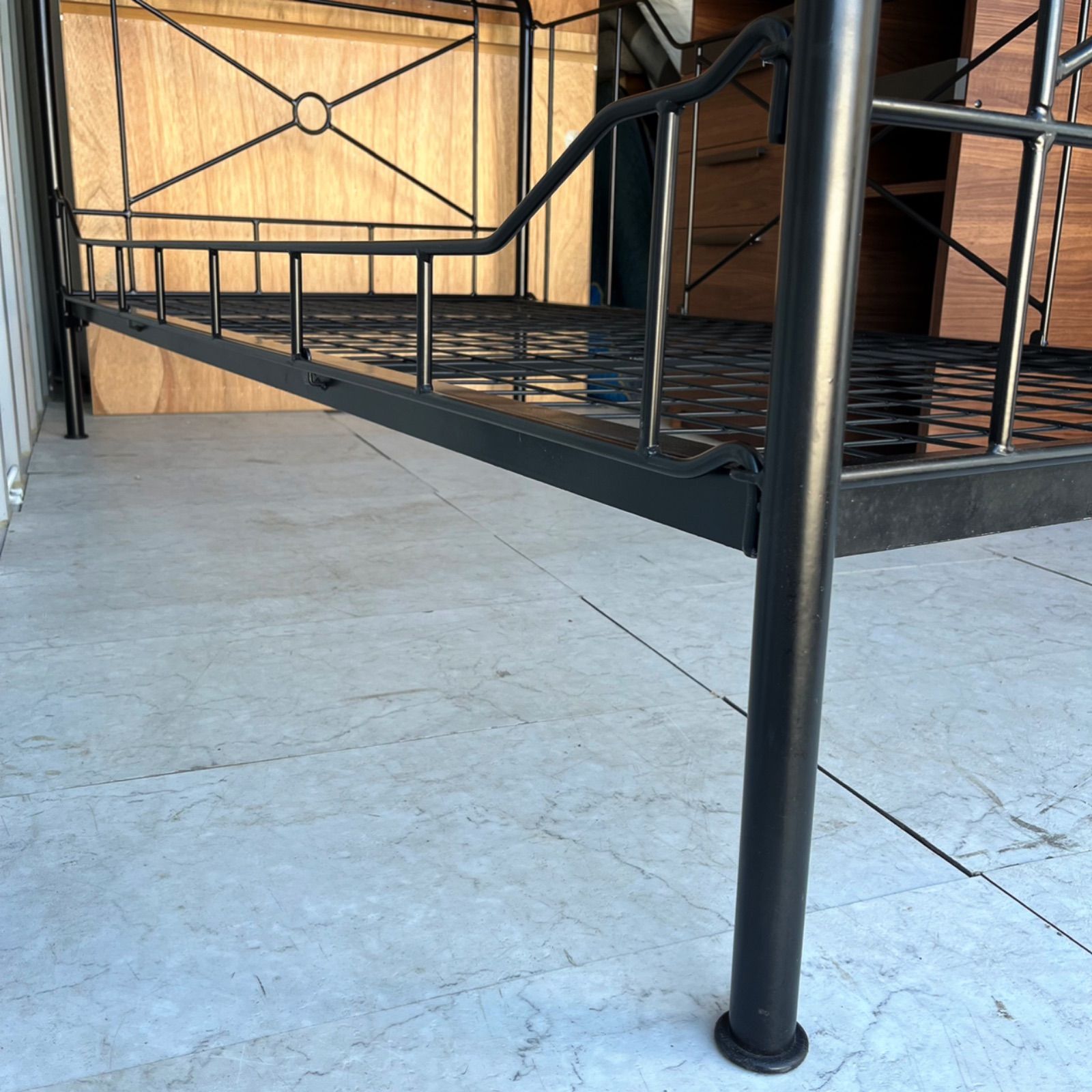 取付無料！ローラアシュレイ 姫系ブラックスチールベッドフレーム