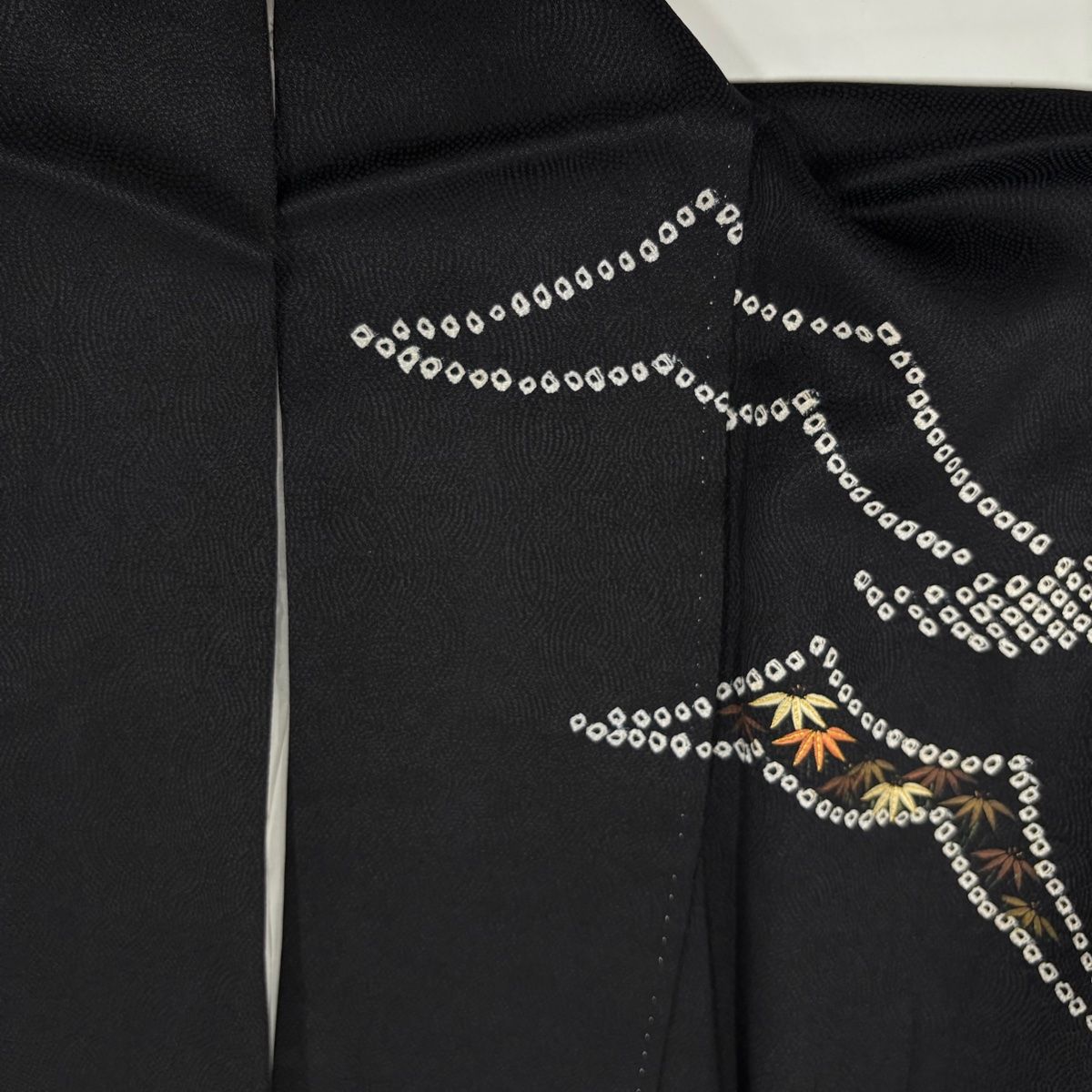黒留袖 身丈168cm 裄丈66.5cm M 袷 袋帯フルセット 松 波 刺繍 黒留袖 身丈168cm 裄丈66.5cm M 袷 袋帯フルセット 松 波 刺繍