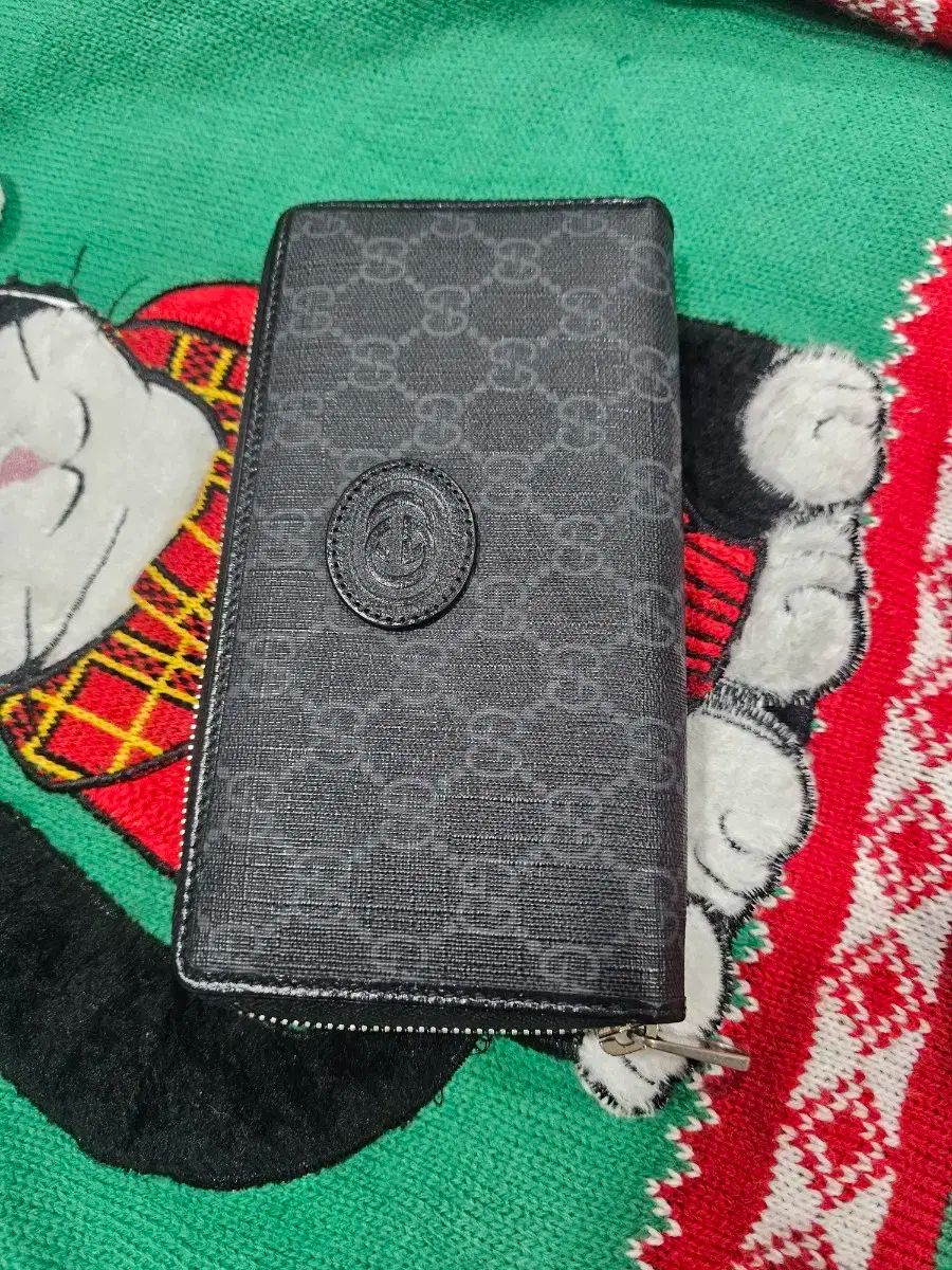 【雷市場（ポンジャン）商品韓国直送】 GUCCI(グッチ) インターロッキング zip 長財布